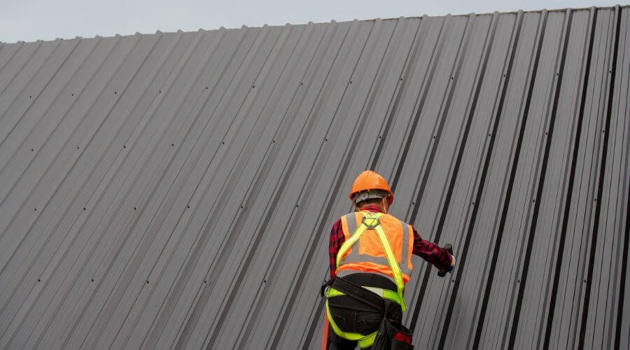 Professional gutter cleaning in San Antonio, NM